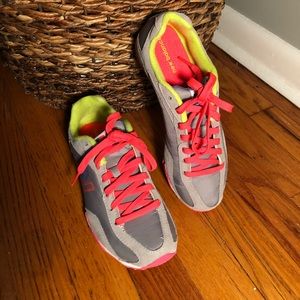 New Balance women’s sneaker. Size 7/Grey.Worn once